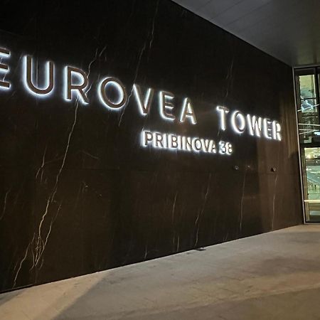 Nikas Eurovea Apartments - Free Parking Братислава Екстериор снимка
