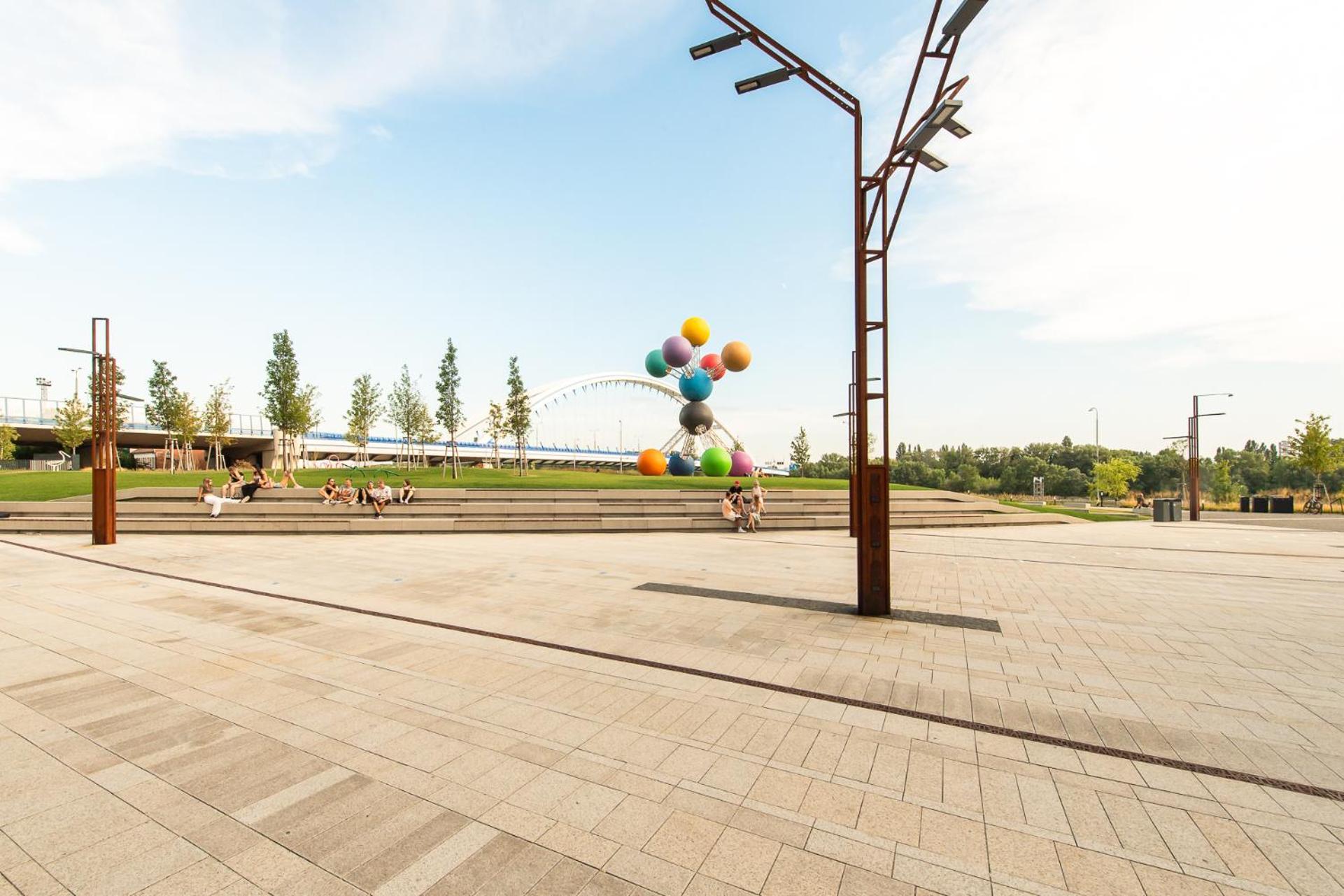 Nikas Eurovea Apartments - Free Parking Братислава Екстериор снимка