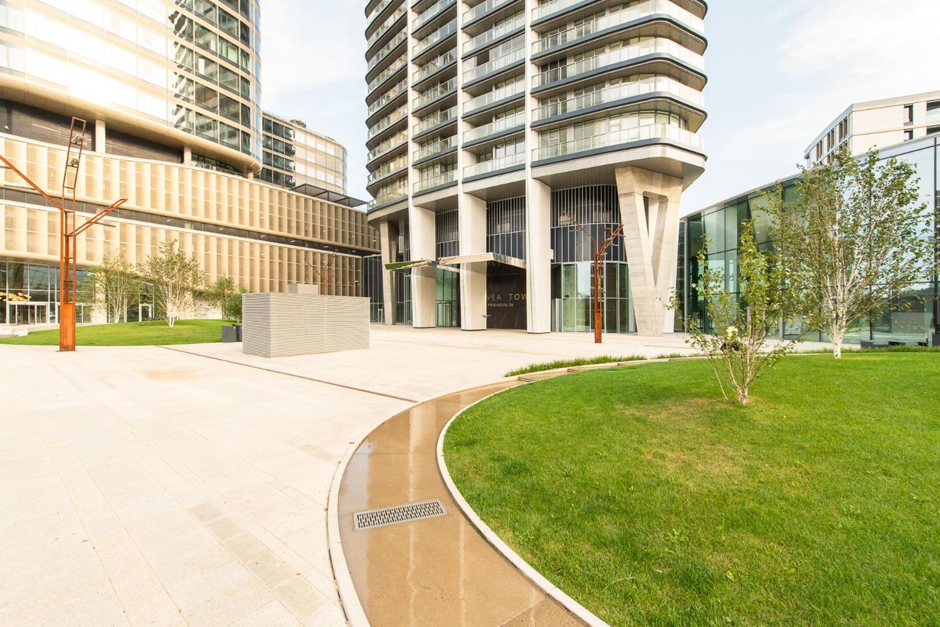 Nikas Eurovea Apartments - Free Parking Братислава Екстериор снимка