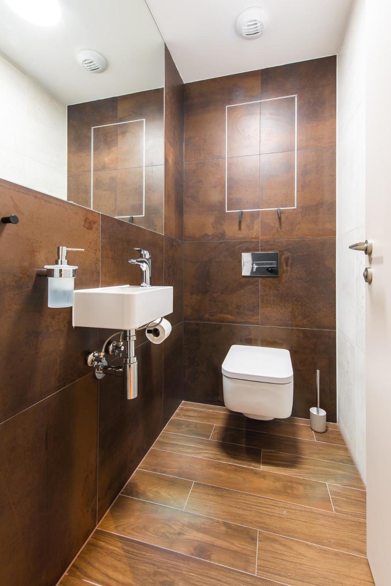 Nikas Eurovea Apartments - Free Parking Братислава Екстериор снимка