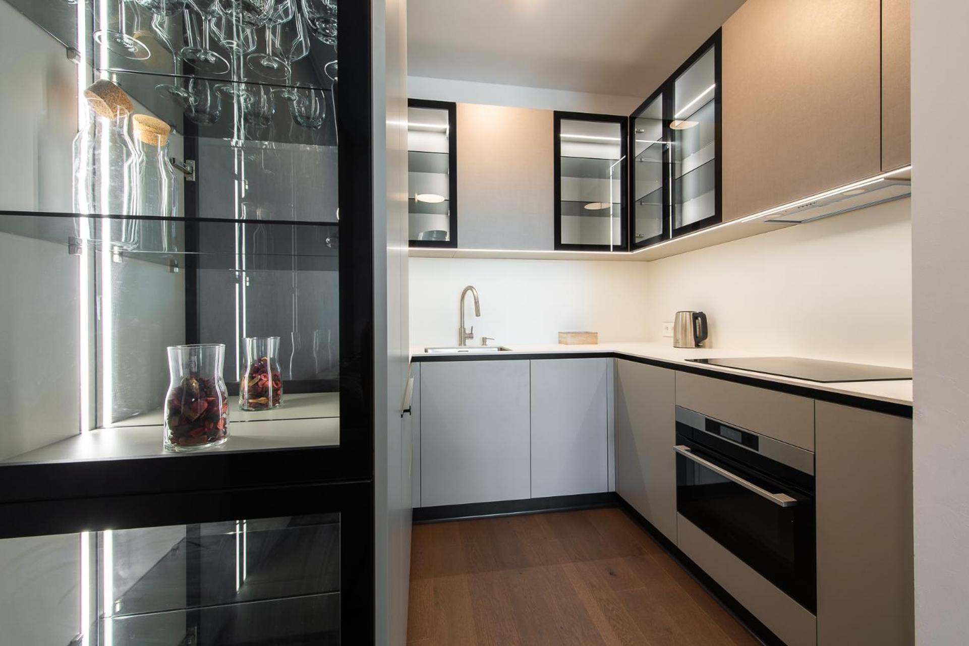 Nikas Eurovea Apartments - Free Parking Братислава Екстериор снимка