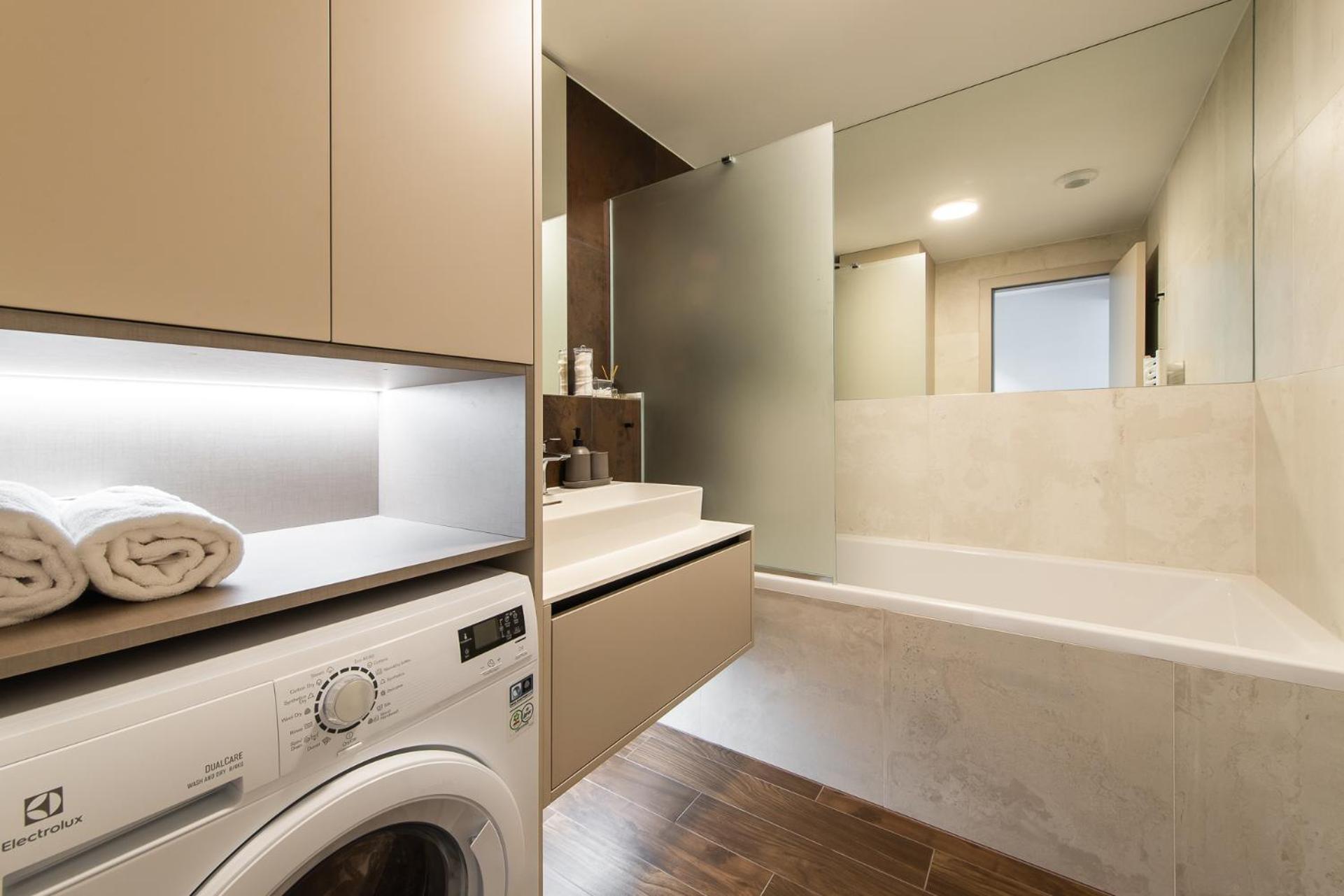 Nikas Eurovea Apartments - Free Parking Братислава Екстериор снимка