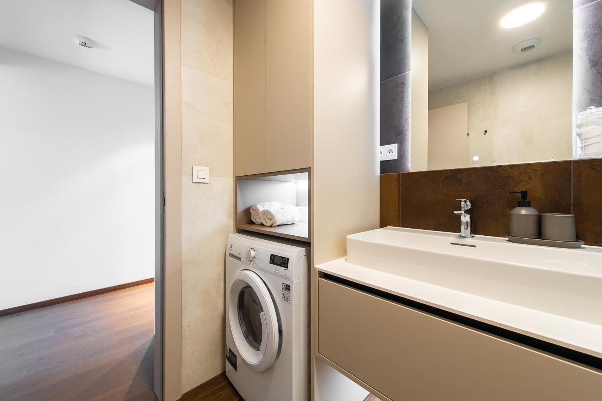 Nikas Eurovea Apartments - Free Parking Братислава Екстериор снимка